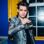 Capa da letra Local God