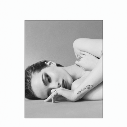 Capa da letra da música Girl Like Me