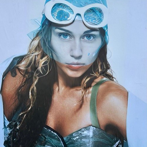 Capa da letra da música Used To Be Young