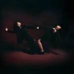 Capa da letra (Isn’t It) Obvious