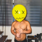 Capa da letra T Ó X I C O