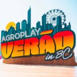 Capa da letra Praia e Piseiro