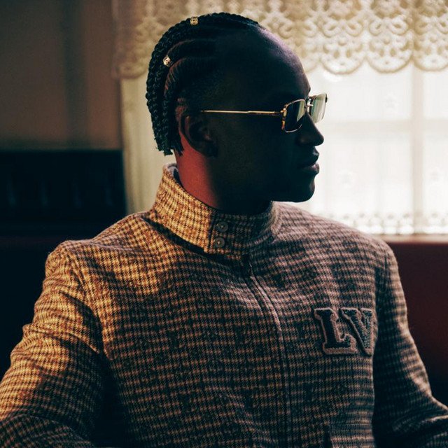 Capa da letra da música Vai Me Ver Feliz